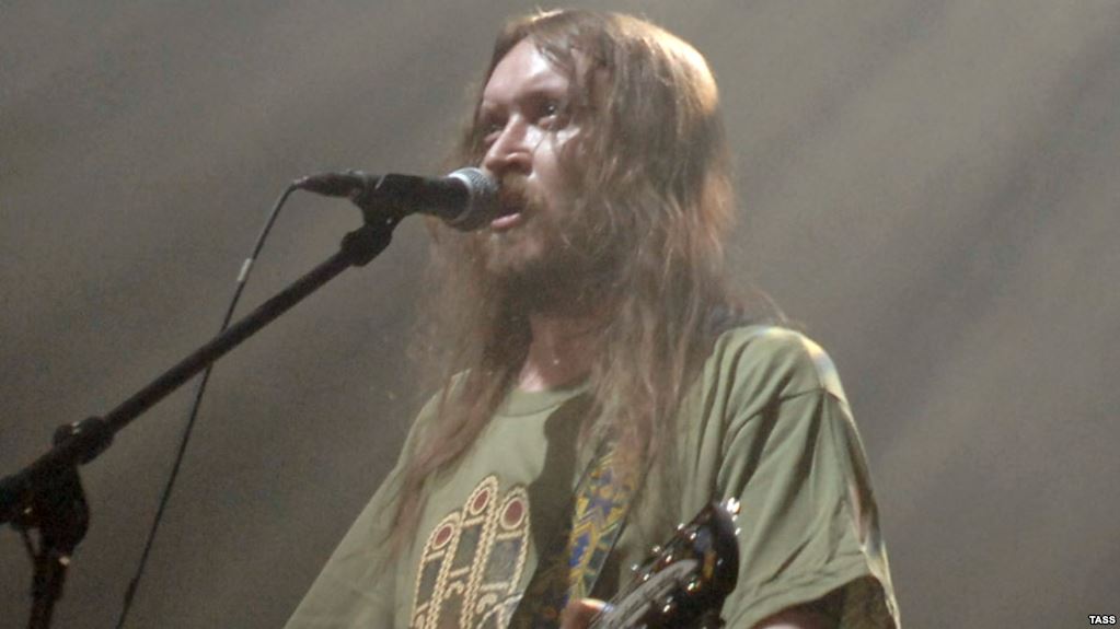 Летов общество память. Егор Летов. Летов с энергетиком.