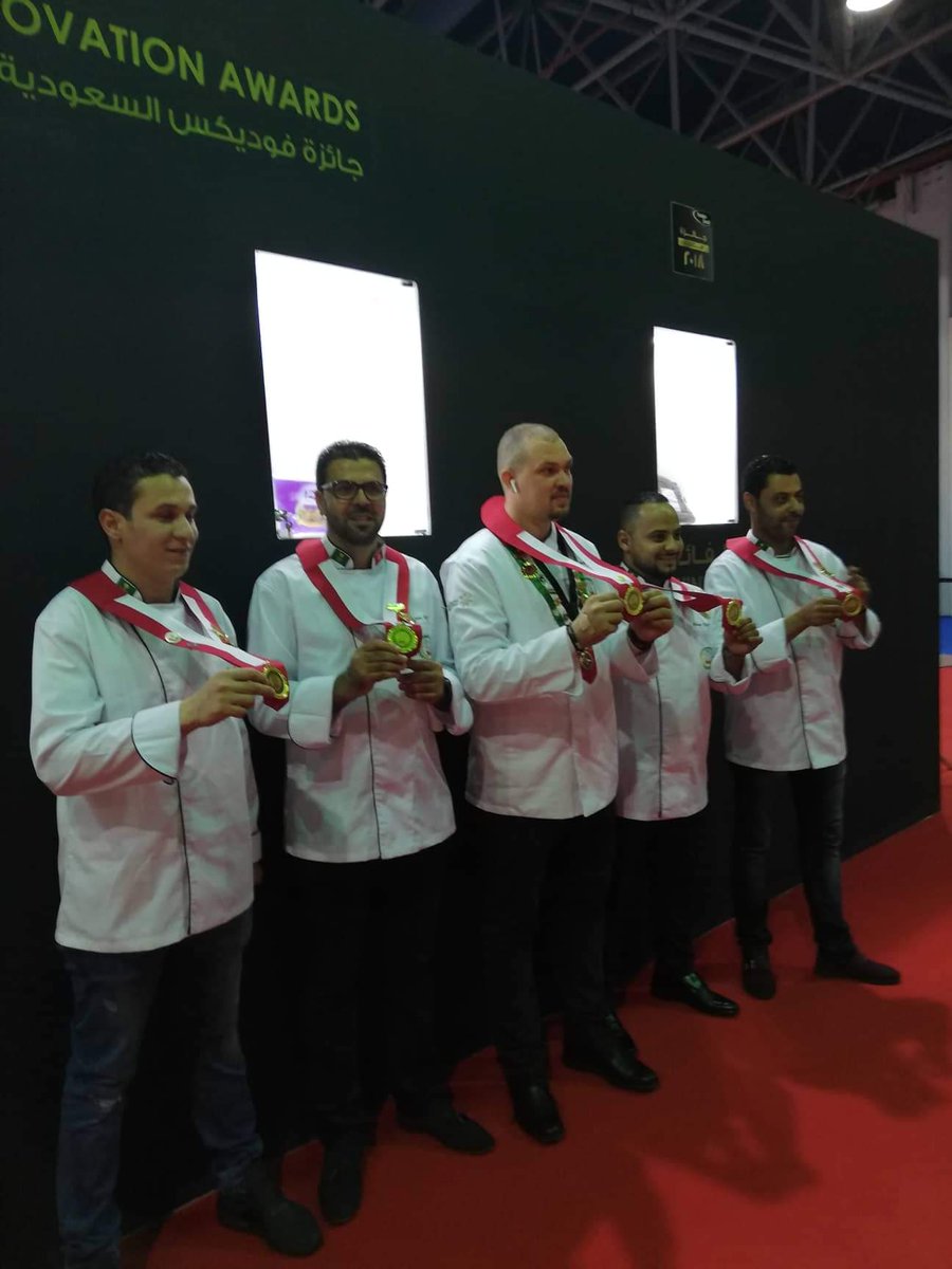 chef_ridi's tweet photo. ##First meeting of atpac delegation soudi Arabia ##  TUNISIEN ##ATPAC## we are the power##TUNISINE## A great day#@🇹🇳🇹🇳 SOUDI ARABIA##🇸🇦🇸🇦FOODEX##🇹🇳🇹🇳
thank you very much to all the chefs##ATPAC https://t.co/398JqQ6Ihs