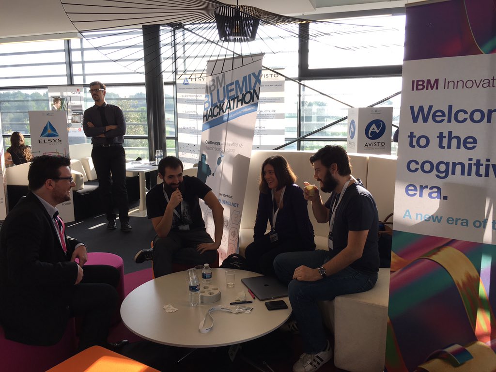 lmenache06's tweet image. Et ça continue au #SophiaTech Forum stand @IBM_France avec @NicolasSarroche @SebastienGregoire et @LaureenGinier !!!