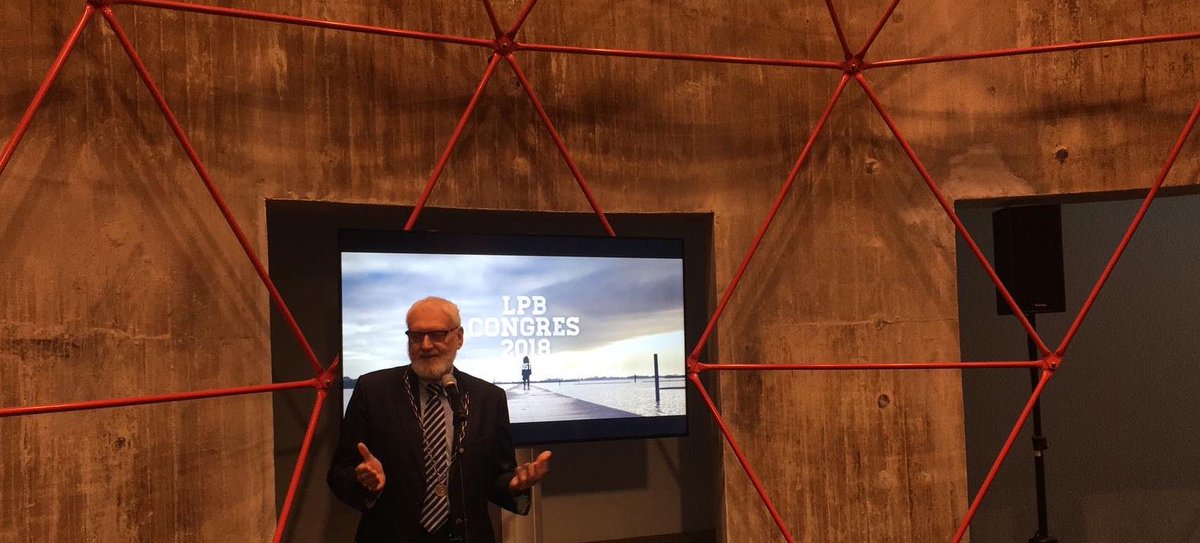 Burgemeester Henk Tiesinga trapt het eerste bestuurlijke programma van het #lpbcongres af: “we moeten verbonden blijven met elkaar. Hier zeggen we: waar kom je vandaan?’”