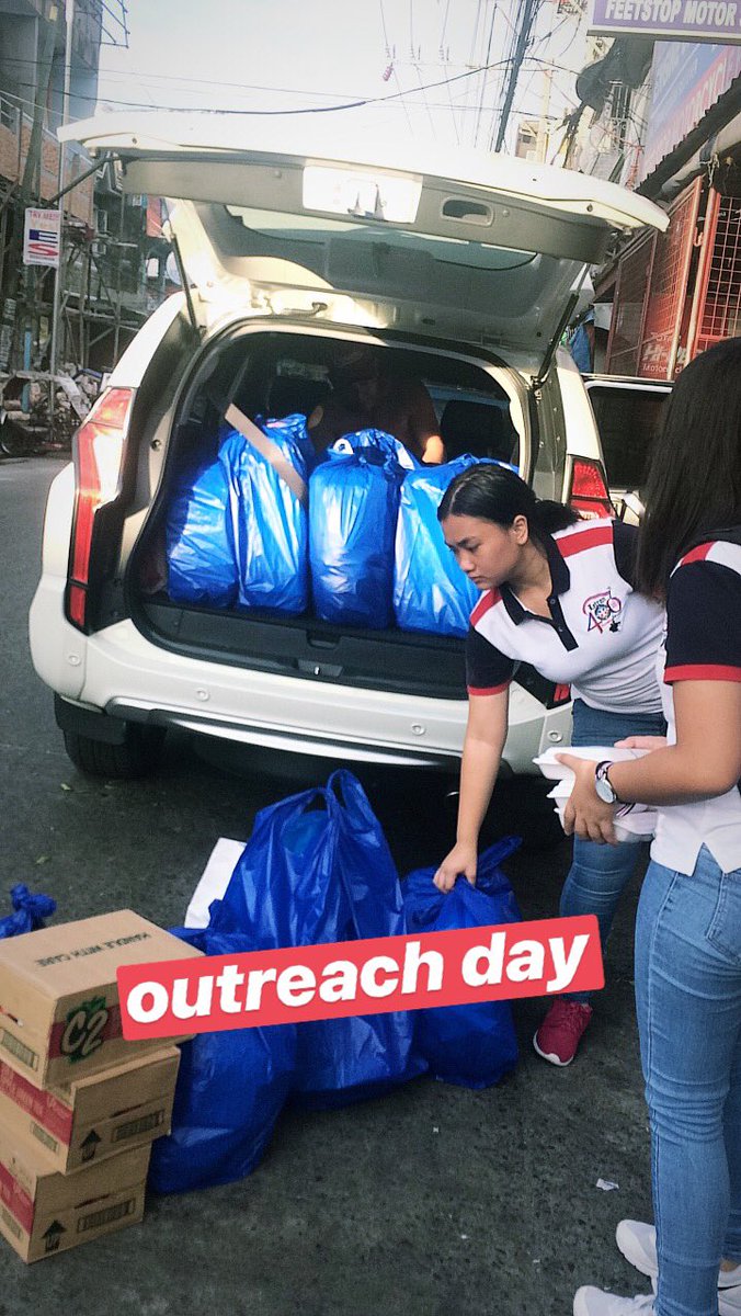 pamishungry's tweet photo. fulfilling is an understatement. what better way can we end the semester than to give back. the kids and my section made every minute of agony in the ending sem worth it
love u, guys!!
💙❤️
#CSJL
#Brgy85 https://t.co/wN8Zf25MPQ