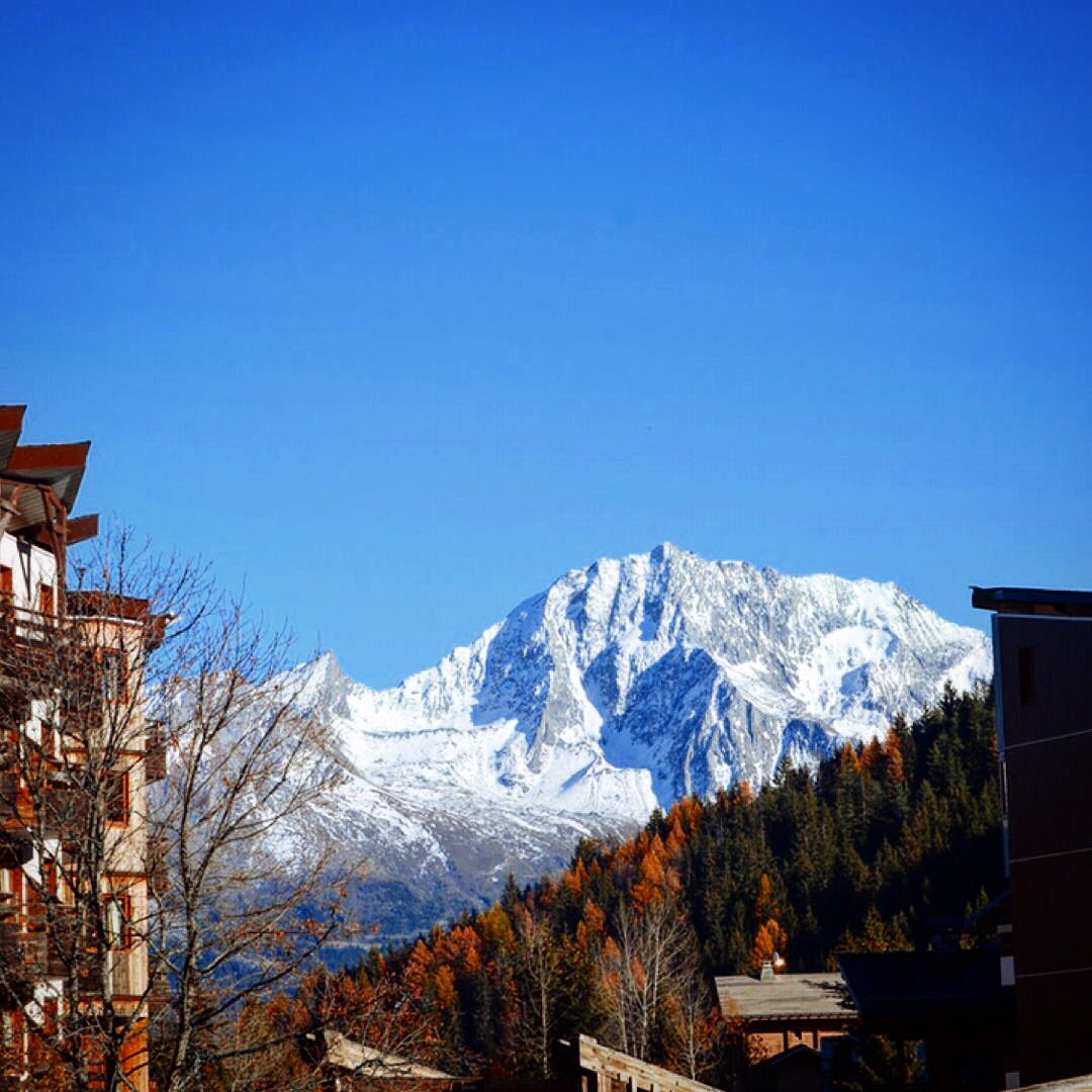 skihigher_com's tweet photo. View of Le Grand Bec from La Tania #latania #legrandbec #Les3Vallees #vanoise #skihigher https://t.co/aJnOIfSeQN