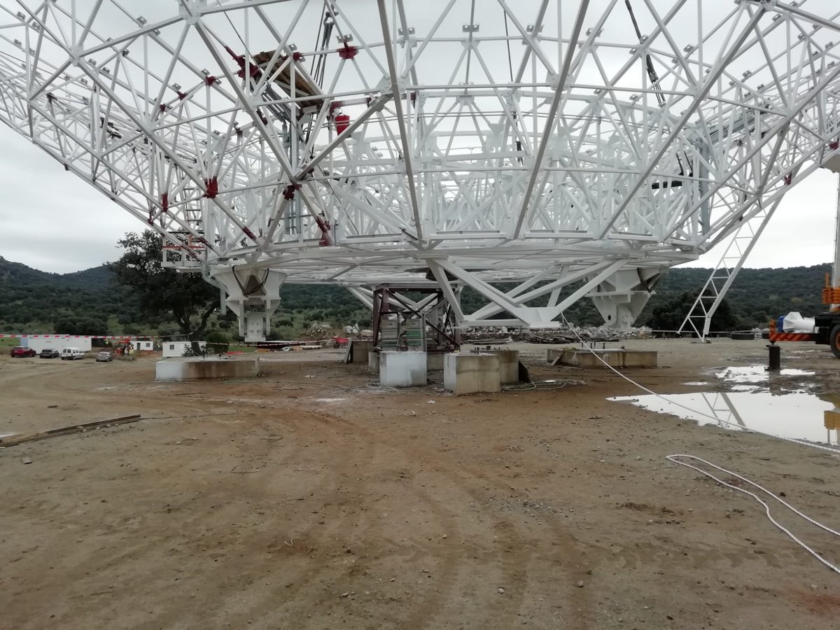 Madrid_DSN's tweet photo. Hoy se va a producir el izado del reflector de una de las nuevas antenas que se están construyendo en @RobledoDSN, la DSS-56. Seguiremos subiendo fotos, ¡atentos! https://t.co/t0prthBuPP