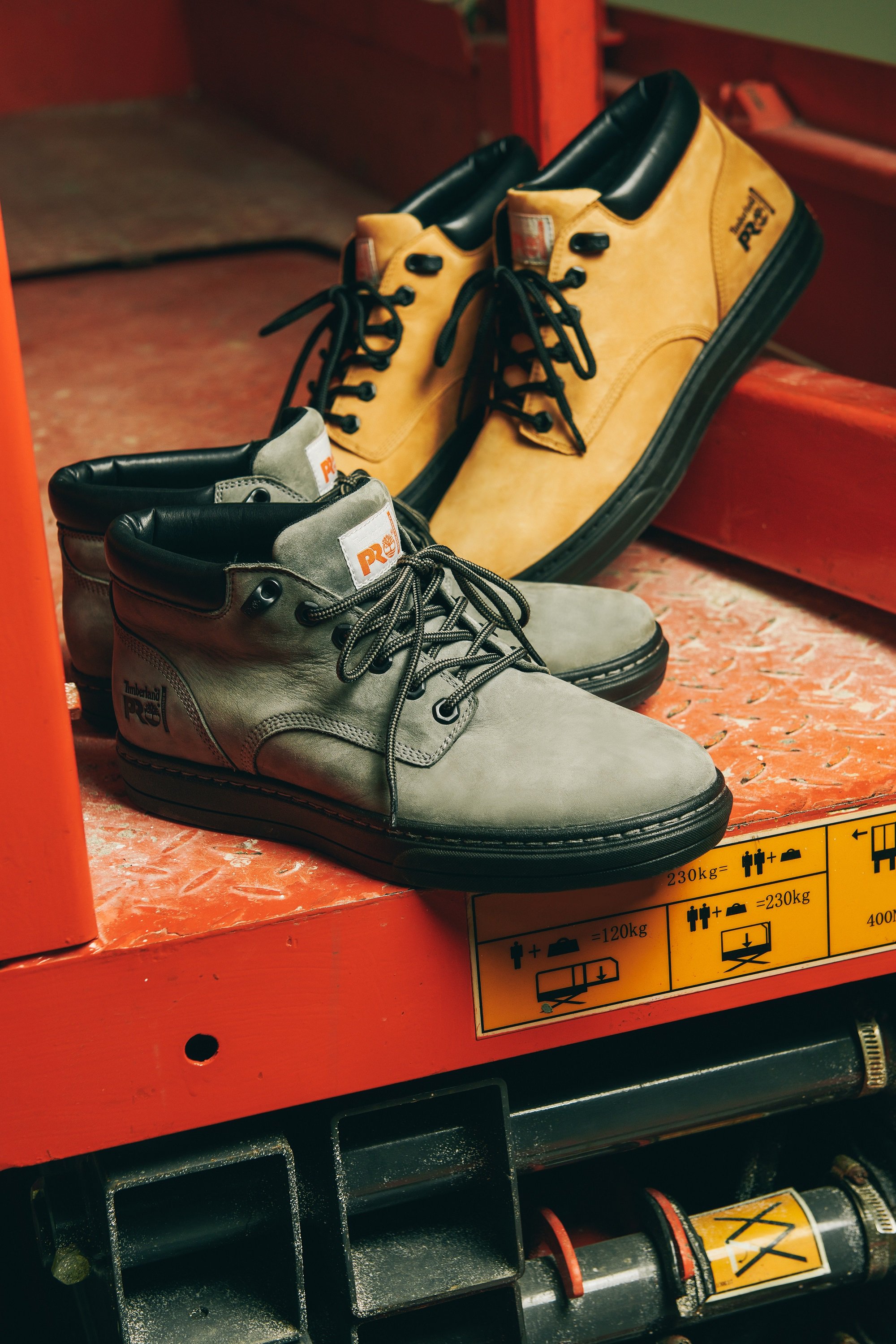 新品 N.ハリウッド x TIMBERLAND PRO チャッカブーツ28cmⒽ 新品 N.ハリウッド x TIMBERLAND PRO チャッカブーツ28cm