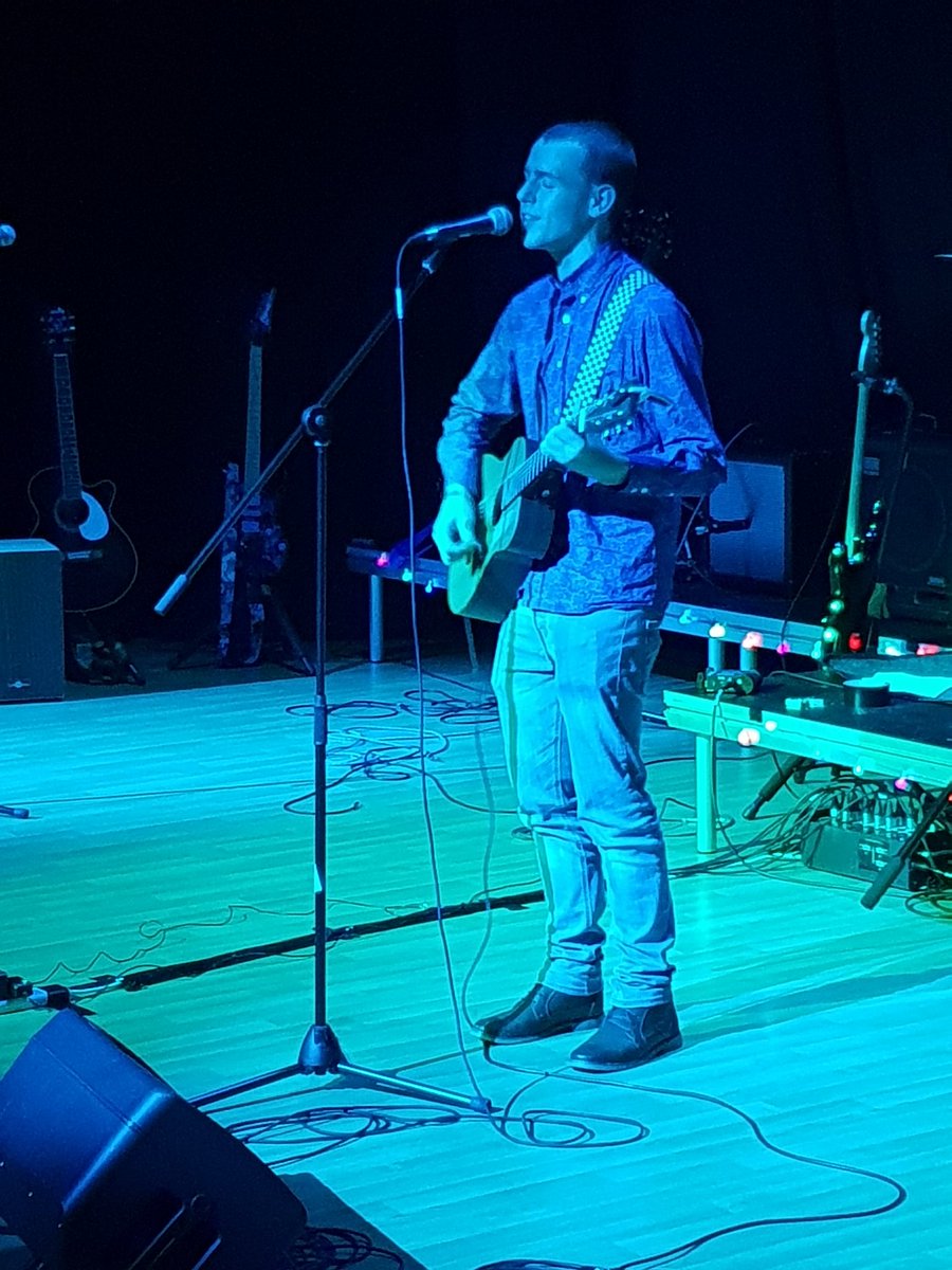 L6FC_Music's tweet photo. Wonderful night at @L6FC last night with our 2nd years' Over the Rainbow gig! Very proud of all involved for creating such an enjoyable night...we all loved the glowsticks! 🌈🌟🎸🎤🌟🌈 https://t.co/NGf8UxpwQJ