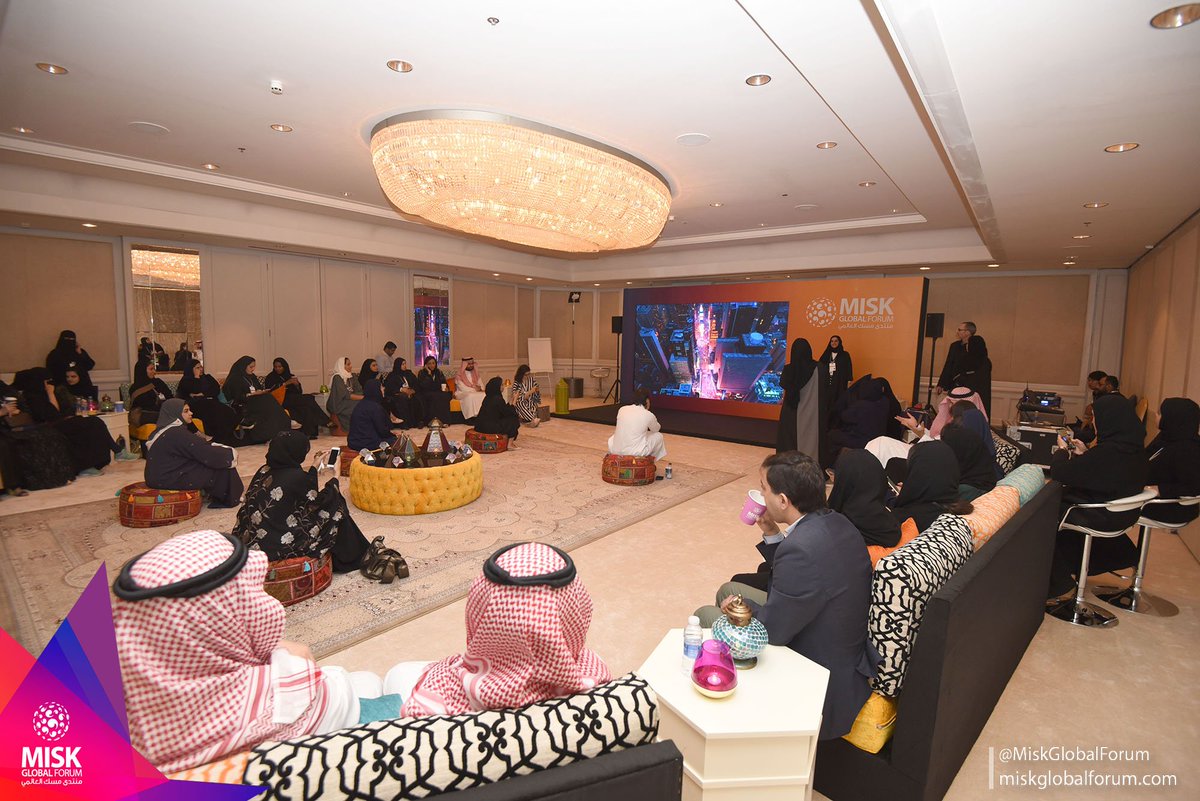 Misk_Global's tweet photo. The Skills Majlis at #MiskGlobalForum provide a more relaxed, more informal way to learn new skills - like this session on building your personal brand. https://t.co/ZNQRdCAuAl