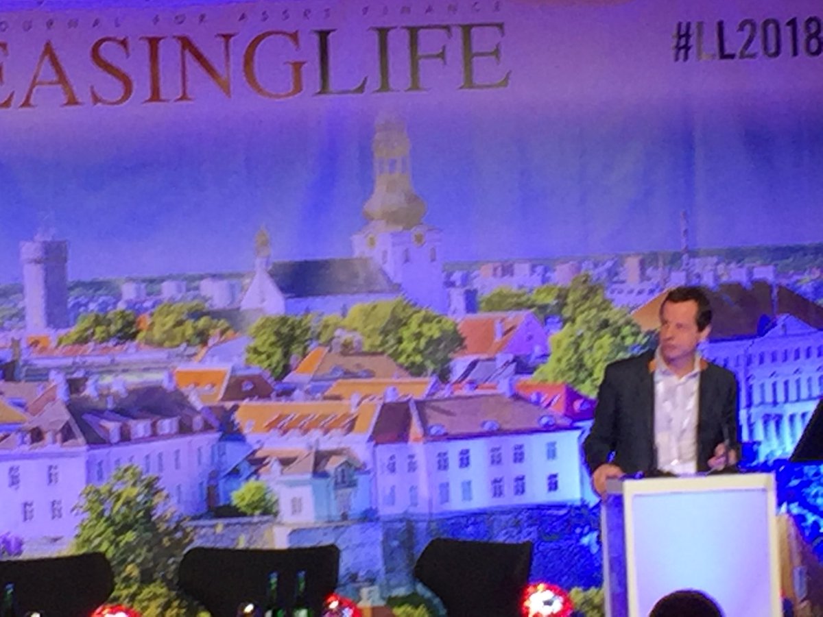 BNPPLeasingFR's tweet photo. Notre DG adjoint, Pascal Layan, sur la scène de Leasing Life pour parler de la #subscriptioneconomy, de la #sharingeconomy, et des opportunités et challenges de ces deux tendances #LL2018 #circulareconomy #leasing https://t.co/gjhhCQAEWD