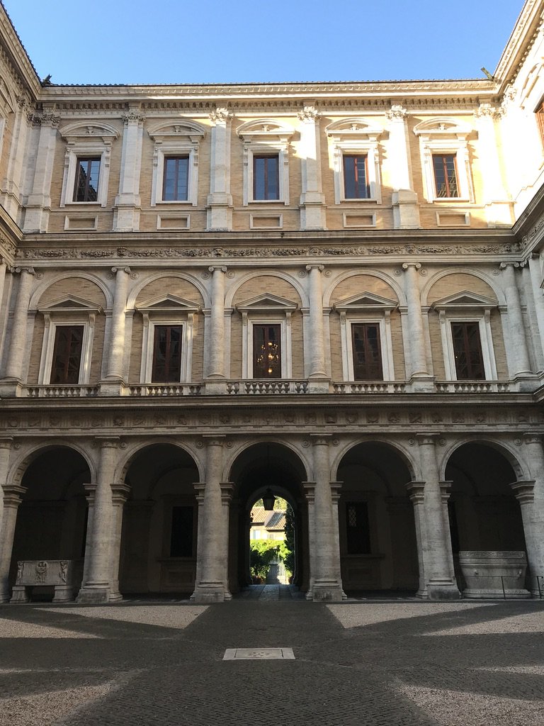 reseau_EFE's tweet photo. Le chargé de #communication du @reseau_EFE, s'est rendu à l'@ef_rome afin de visiter les différents sites, de rencontrer les personnels et d'échanger sur le développement et l'avenir du #ResEFE.
#bibliothèque #PalazzoFarnese #CryptaBalbi #labo #PiazzaNavona https://t.co/Ftji4YUffh