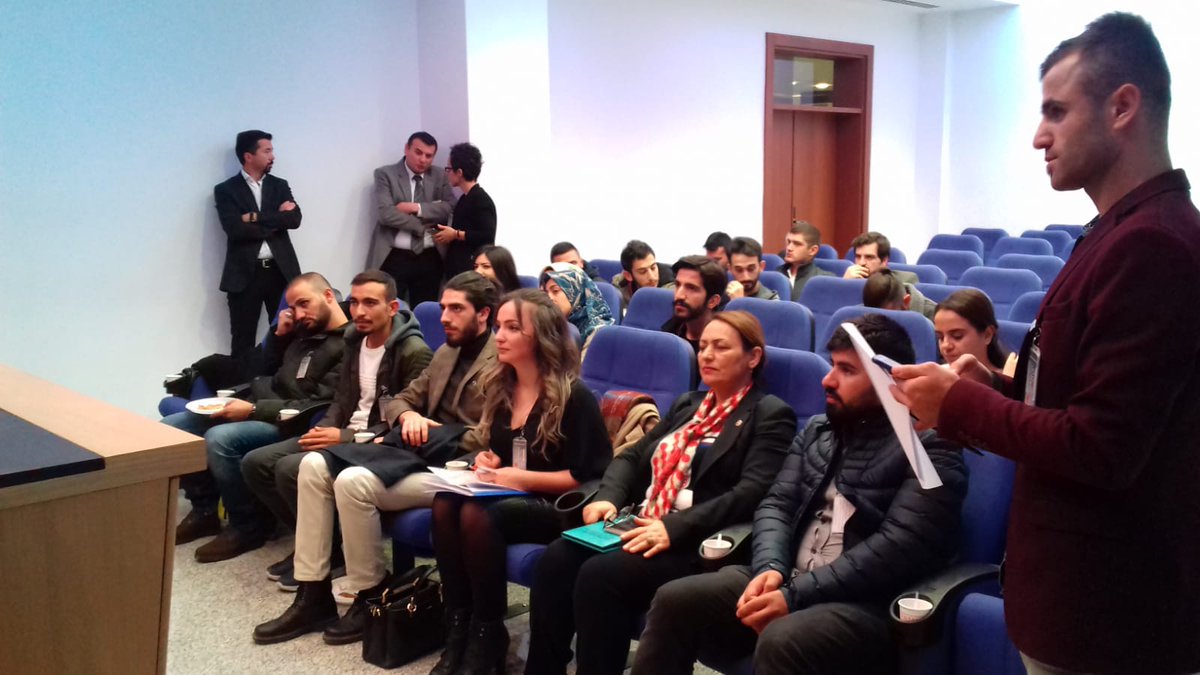 Sağlıkta yardımcı personel olarak atamaları gerçekleşen ancak güvenlik soruşturmaları aylardır sonuçlandırılmadığı için görevlerine başlayamayan gençlerimizle biraraya geldik.Gençlerimize geleceklerine sahip çıkacağız, hak arayışlarına destek olacağız #SağlıkMeclisteZimmetNerede