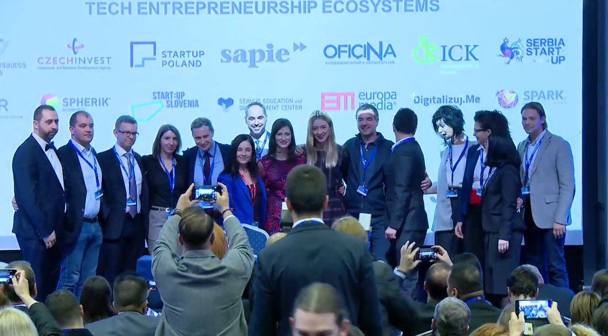MYGATEWAYH2020's tweet photo. What an amazing moment! 
The signing ceremony just took place 🎉  The Joint Declaration on reinforcing the CEE and Western Balkan Tech Entrepreneurship Ecosystem is now official! #SES18 #CEEnetwork #CEEnetwork @StartUpEU https://t.co/4QVKbbXCTA
