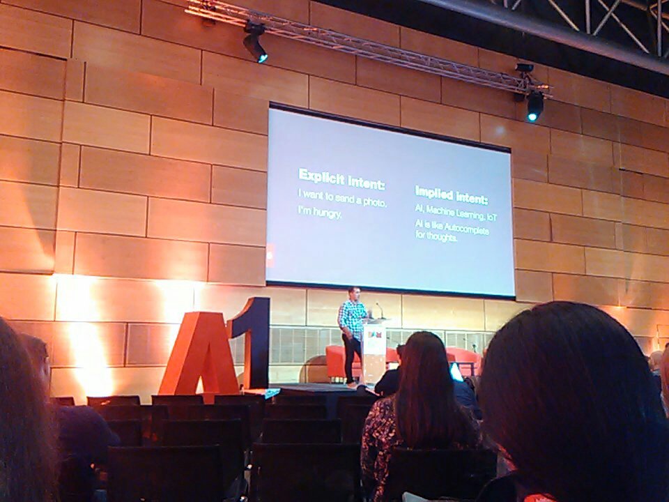 USKNKomuna's tweet photo. "The future is the absence of technology not the presence"
Nick Bićanić
#DAMconf https://t.co/emEtMleCFl
