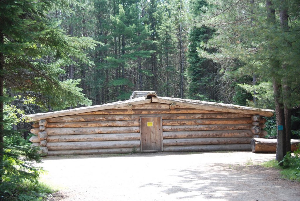 ThreeViewsOn's tweet image. 5.1 The Cabin threeviewson.com/2018/11/15/5-1…