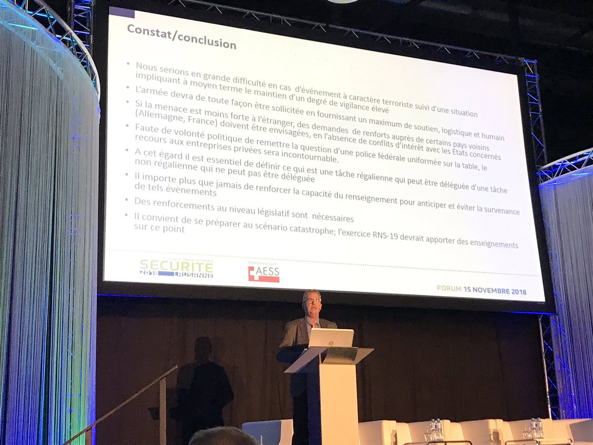 Face à la menace terroriste la collaboration entre les polices cantonales, communales, Fedpol, TPO, CGFR, l’armée et les forces sécuritaires de nos voisins est essentiel selon Jacques Antenen le Cdt de la <a href="/Policevaudoise/">Police vaudoise</a> #terrorisme #forumsecurité #LAUSANNE