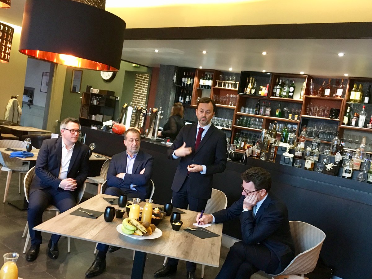 fdecoster's tweet photo. Focus @lavoixdunord sur le succès de #Alphaglass
Echanges avec T. Borne, DG d’ARC et VP de #LaStation et les industriels du #PaysdeSaintOmer
#Afterwork avec C. Cathelain pour présenter ses innovations
🔝#industriedufutur se prépare à #SaintOmer 🚀
#TerritoiresIndustrie https://t.co/TAWNn2QYY1