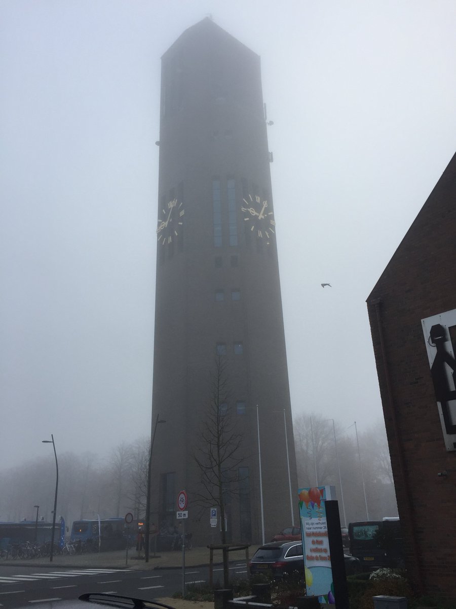 JeroenHaan1's tweet photo. Op bestuurlijke sessie van @platformLPB #LPBcongres 2018 ‘Maakbare samenleving’ in @gemeenteNOP olv @cdkflevoland in gesprek over stevige #tweebenige (#representatieve en #participatieve) #democratie in de polder, ook met @BertBlase van #CodeOranje https://t.co/OYJIhPOz31