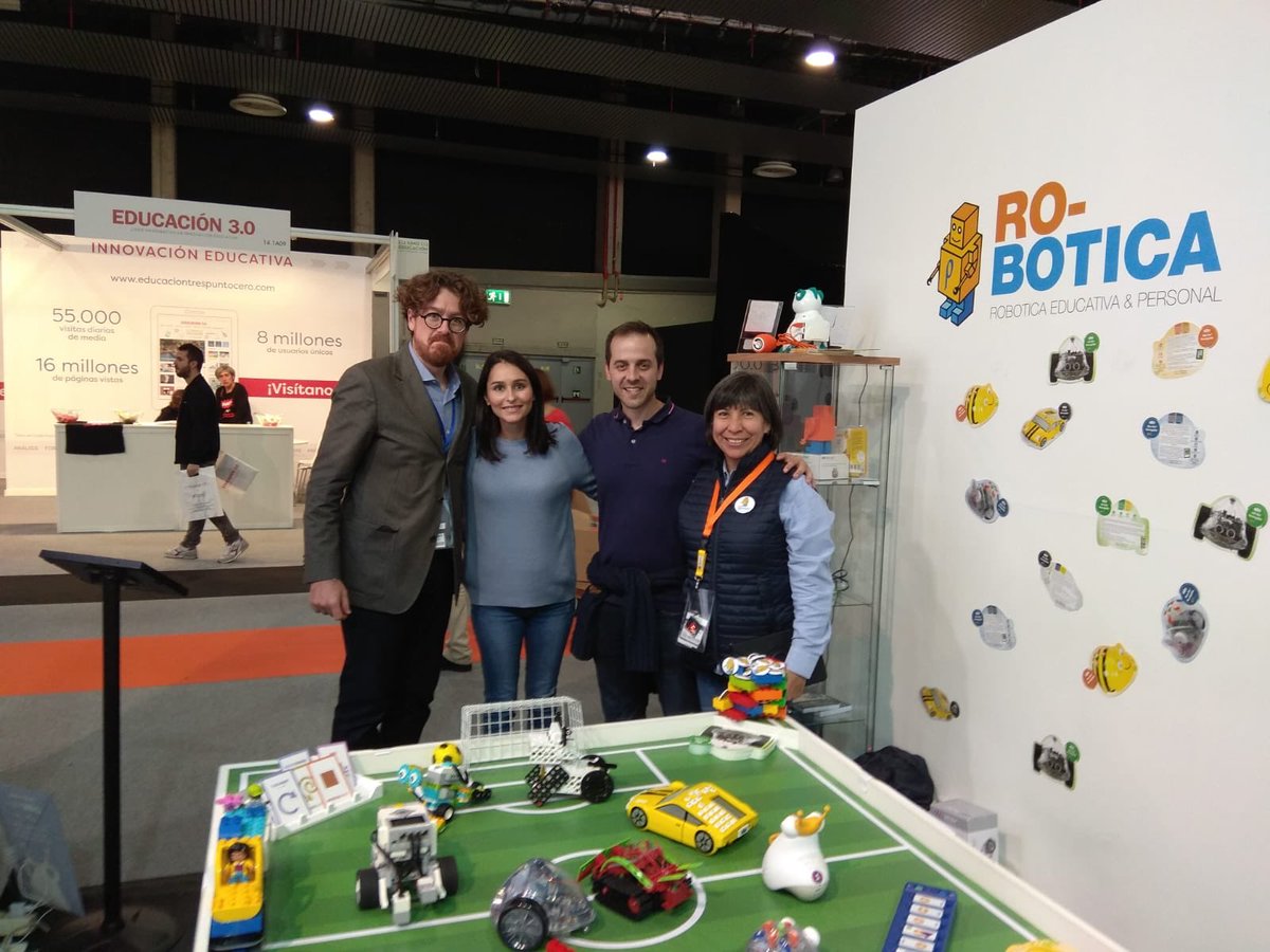tuXccoaching's tweet photo. RobotuXc Academy, estuvo ayer en Madrid visitando SIMO EDUCACIÓN 18, #simo18 #ro_botica, Aprendiendo y conociendo nuevos productos innovadores en la Robótica Educativa, impresión 3D, drones en la educación. https://t.co/rTlRt15pEX