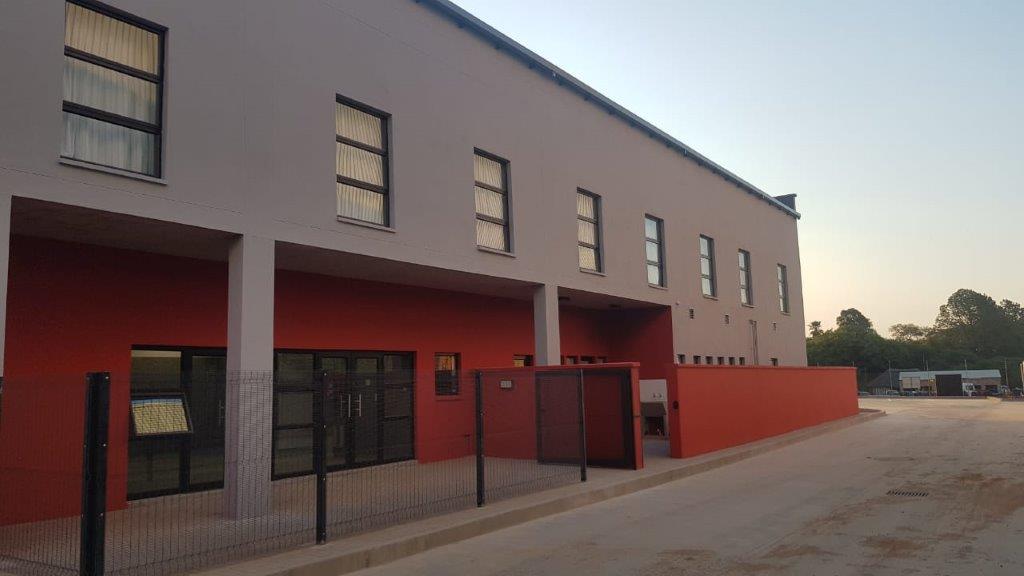 DBM_Arch's tweet photo. EPX Warehouse Polokwane is nearing completion. View our recent Drone photographs taken recently.
#dbm #architects #aechitecture #warehouse #Polokwane #SouthAfrica #SiteProgress #DroneImages https://t.co/C3bPRd62xT