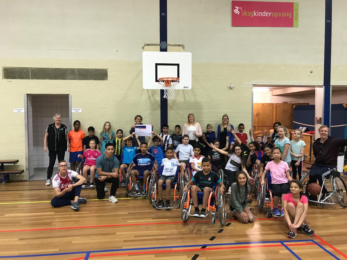 CelinevanOo's tweet photo. Dank @RaboSMG voor clinics #scoolonwheels in Groningen! Hiermee leren én ervaren kinderen hoe het is om te sporten met een handicap. @paulustoes @HandicapEnSport https://t.co/ZbOjxWBsLH