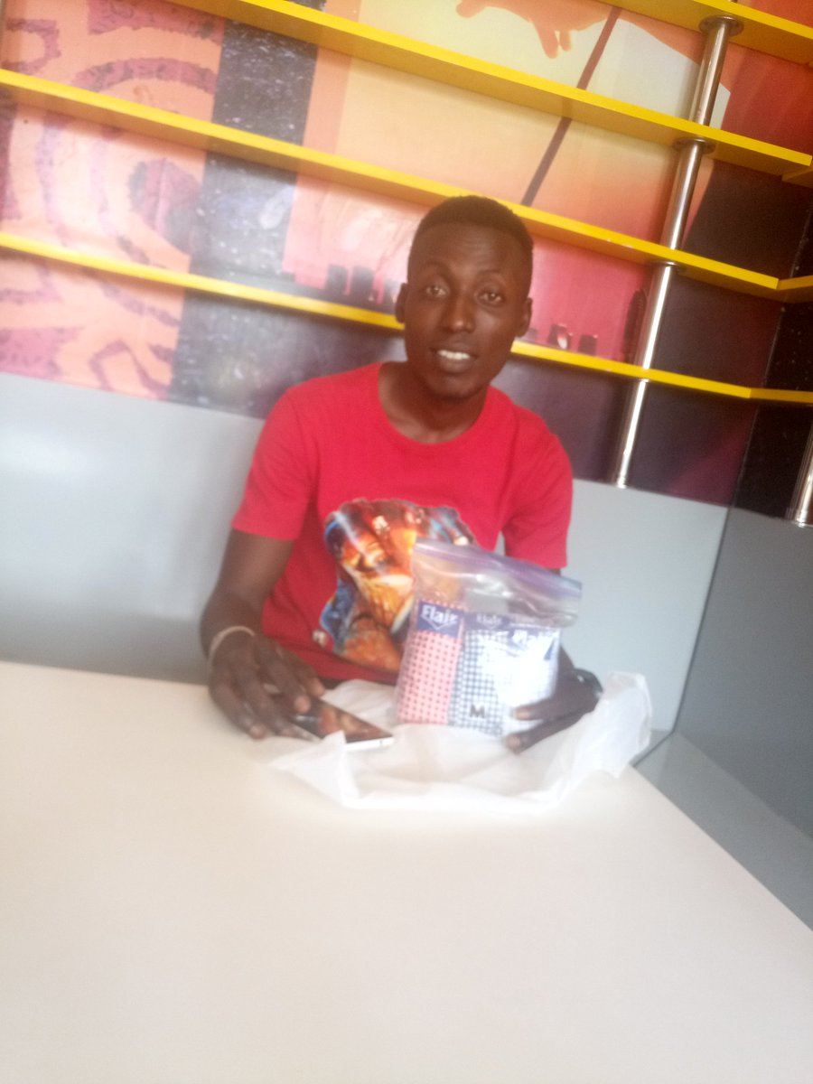 venmak_live's tweet photo. The birthday papi is here.
There are only two places like this in Akure, but this one is closer to one of the biggest T Junctions entering the city.
#ORITAMETA
We're waiting.
Cc @olawaleflair
@FlairUnderwear @MC_PATODIN
@Bhadoosky @TheBabaTee @sama_on_point @toyosielizabeth https://t.co/oiAwisQue0