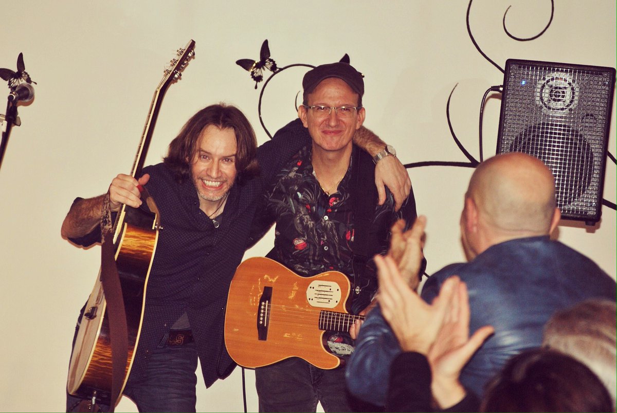 riccardomaffoni's tweet photo. Con Simone Boffa
Brescia, Da Ciro, 13/11/18
Foto Angelo Rinaldi
#riccardomaffoni #simoneboffa #faccia #daciro #brescia #live #nuovoalbum #inconcerto #cantautore #cantante #singer #songwriter #italia #rock #blues #gibson #chitarra #energy #angelorinaldi https://t.co/fgOUYRH9Tp