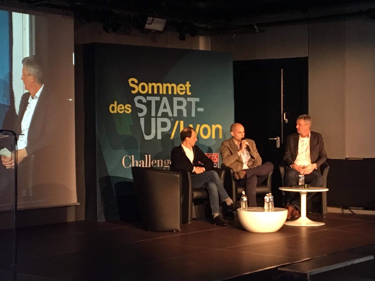 Krlton's tweet photo. Discussion sur l'expatriation et Lyon entre Montréal et Shanghai avec Frédéric Bove du #CentreJacquesCartier et Félix Lee de @EhangEurope au #SommetStartUp. "Les européens sont du soir et  les américains du matin" : les #Earlymakers #MSEMI  de @EMLYON sommes les 2 ☺ https://t.co/17dEDb0bxl