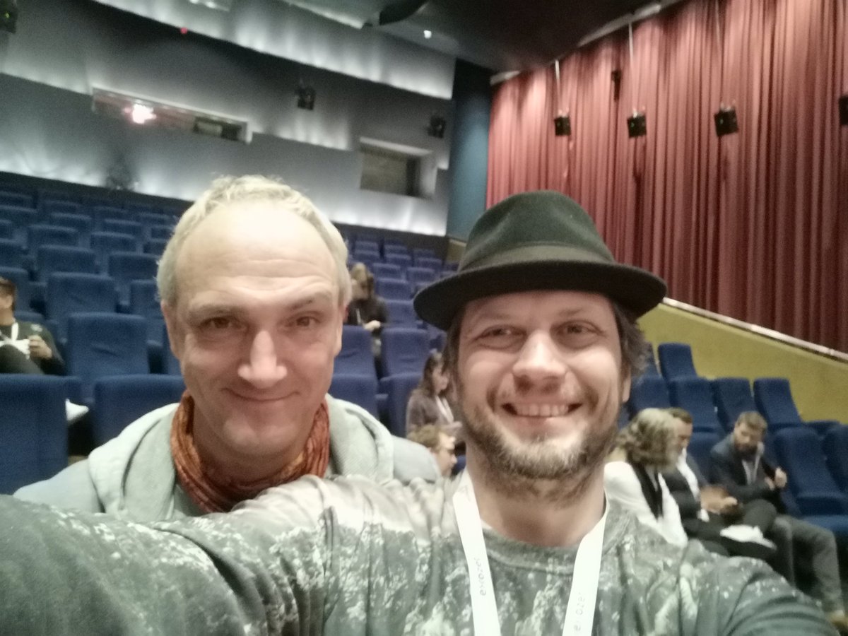 liebe_micha's tweet photo. Yay, the #cinematicVR panel / workshop is starting now @vonderlandvr @vrnowcon #vrnowcon #mtcon18 #hdf https://t.co/K9YgoQmjhd