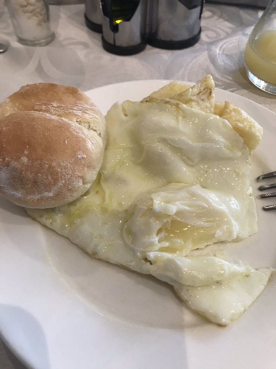 jonrmoyle's tweet photo. They don’t use yellow corn in the diets of the hens here so the yoke is white.  Not sure how I feel about that. #F2F https://t.co/GYBrfrvrSd