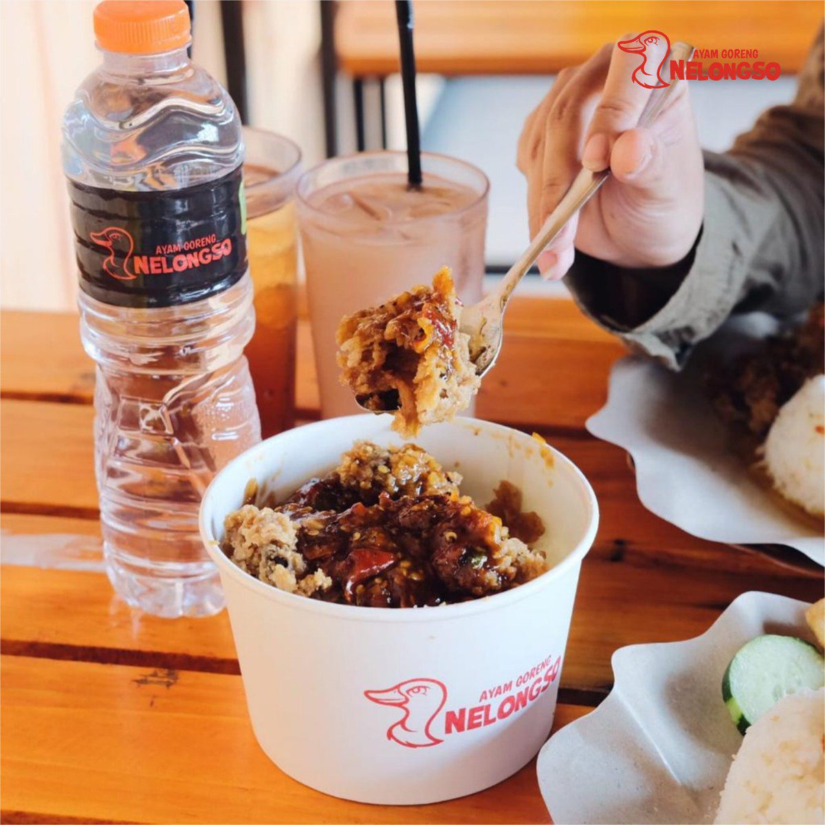 SeptyanDarussa2's tweet photo. Halo, Nelovers.
.
Makan Chicken Karma yuk!
Di Ayam Goreng Nelongso, ada Chicken Karma yang enak lho..
Walaupun penyajiannya beda tapi rasanya menggoda..
.
Langsung aja dech datang ke Ayam Goreng Nelongso!
Gak rugi kok, harga terjangkau Nelovers!
.
Ada yang udah coba ? https://t.co/HsLCZTJCJn