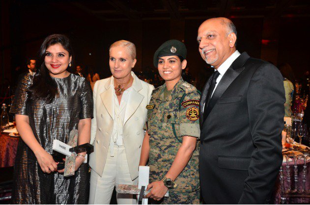 IPS_Association's tweet photo. Meet Usha Kiran ~ @crpfindia 1st woman #COBRA commando who walked the ramp at #VogueWomanOfTheYear &amp; received Young Achievers award for exemplary work. 

She &amp; other woman officials featured in a brilliant photo-essay by ace photographer @pravintalan in Nov edn of @voguemagazine https://t.co/1EnfKlFHmg