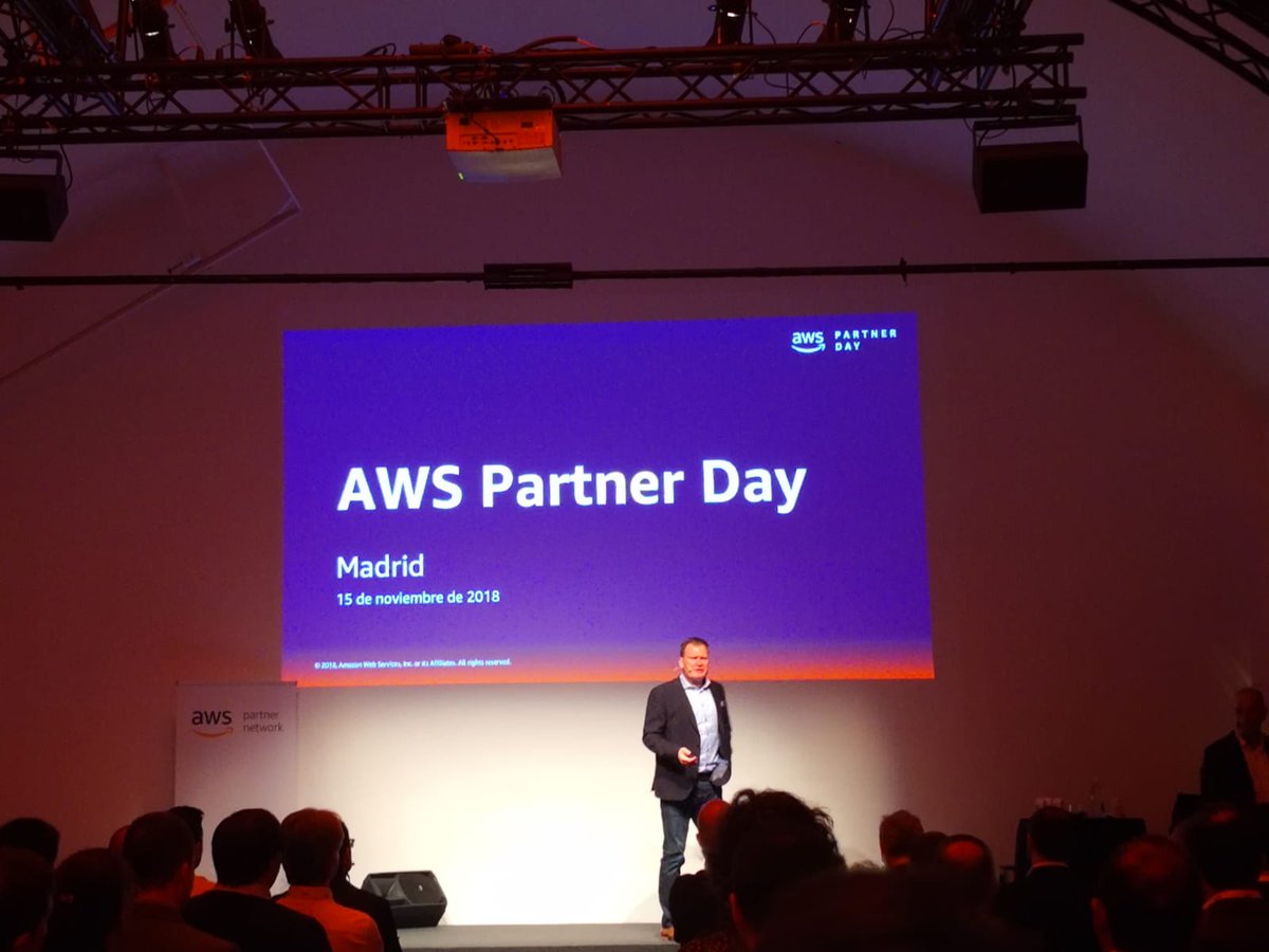 CWS is present at #AWSPartnerDay, where #AWS lets us know that they have grown 46% compared to 2017... excellent event with the auditorium completely full... #Recordia #eComFax