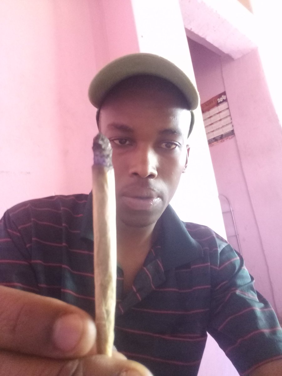 capital_concise's tweet photo. #CapitalConcise who wanna smoke with a G https://t.co/yqBT3v9piR