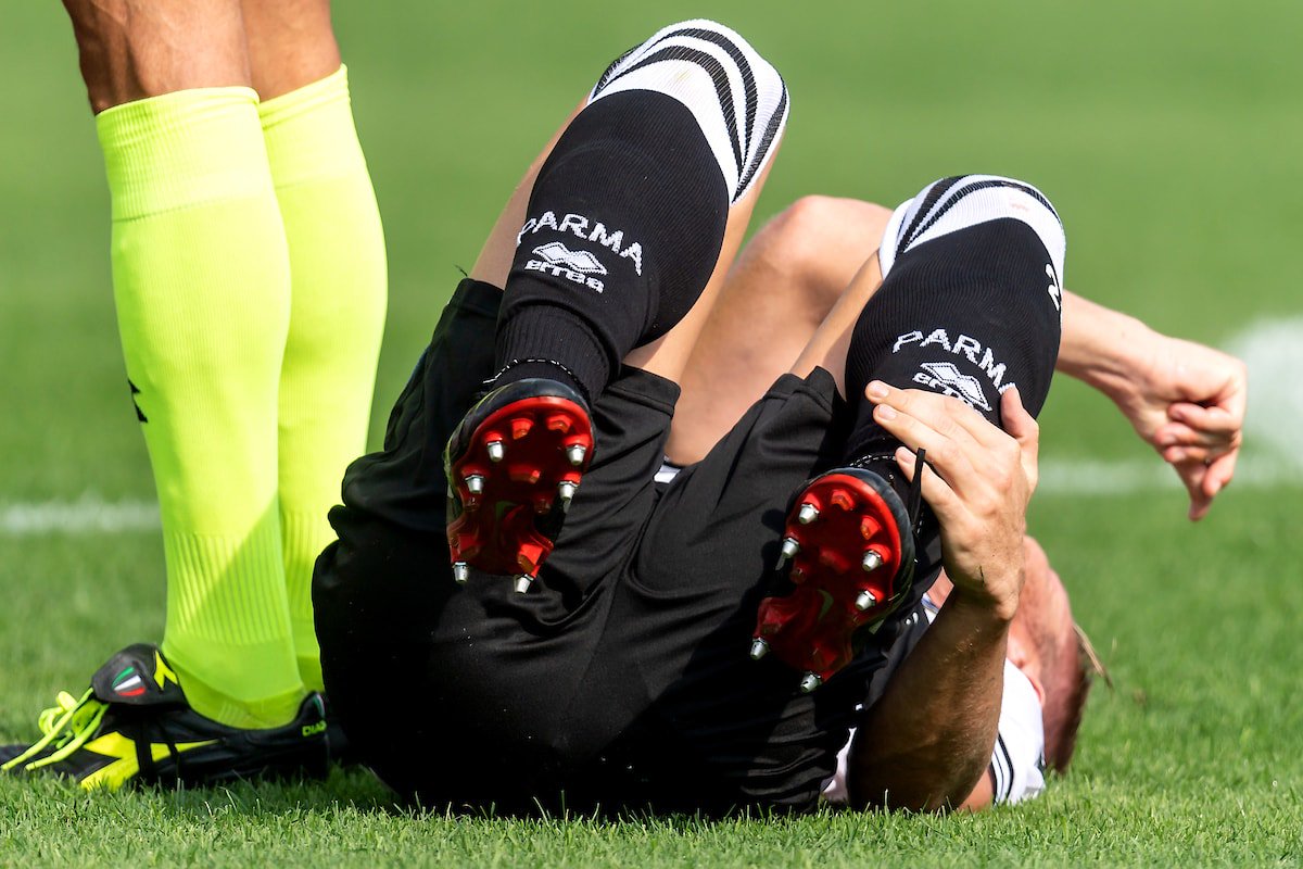 CalcioFinanza's tweet photo. Scienza e calcio: contro gli #infortuni nascono i #tacchetti flessibili
https://t.co/UzPfmp6jOW https://t.co/JMo5PnWix0