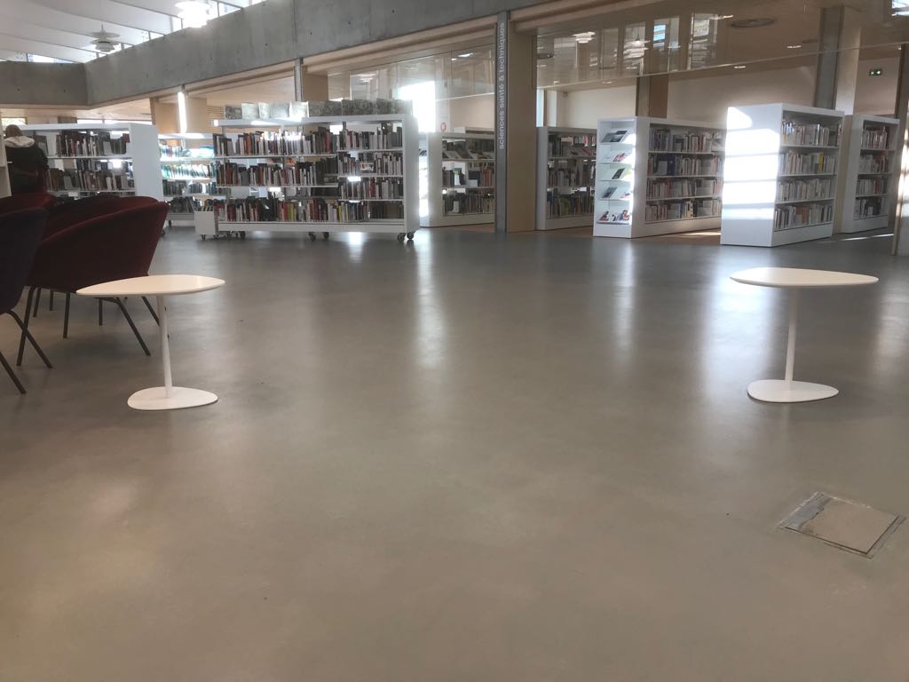 GuardIndustrie's tweet photo. 🇬🇧 New #decorativeconcrete floor for a library. ➡️https://t.co/E9YacRnPjv
🇫🇷 Un sol #design en #bétonciré pour une médiathèque. ➡️https://t.co/kZbLydatkD

#BétonCiréGuard #DecorativeConcreteGuard #decoration #interiordesign #architecture #chantier #béton #archiintérieur https://t.co/1mOld4eDwk