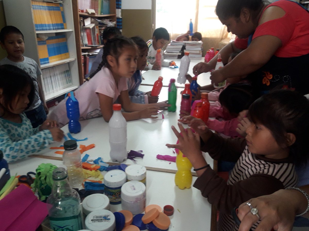 Alfaro11Mariel's tweet photo. #ESALAPACHOUNO E.I.B. #Tartagal en integración Escuela Formal-ESA, realizamos los trabajos para la gran Muestra anual de Artes Visuales - Artística. @fguillesaavedra @artydance23 @lescano_marite @FerSiarezEa @romyalancay @larubita70 https://t.co/vdOqljIgfP