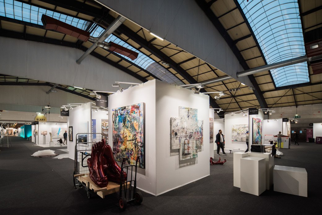 ST_ART_FOIRE's tweet photo. #behindthescene La ST-ART et ses exposants se préparent pour vous accueillir au sein du parc des expositions de Strasbourg - HALL 7 du 16 au 18 novembre ! © Bartosch Salmanski - https://t.co/ZD6v3smGpJ https://t.co/Iuo8f35vCk