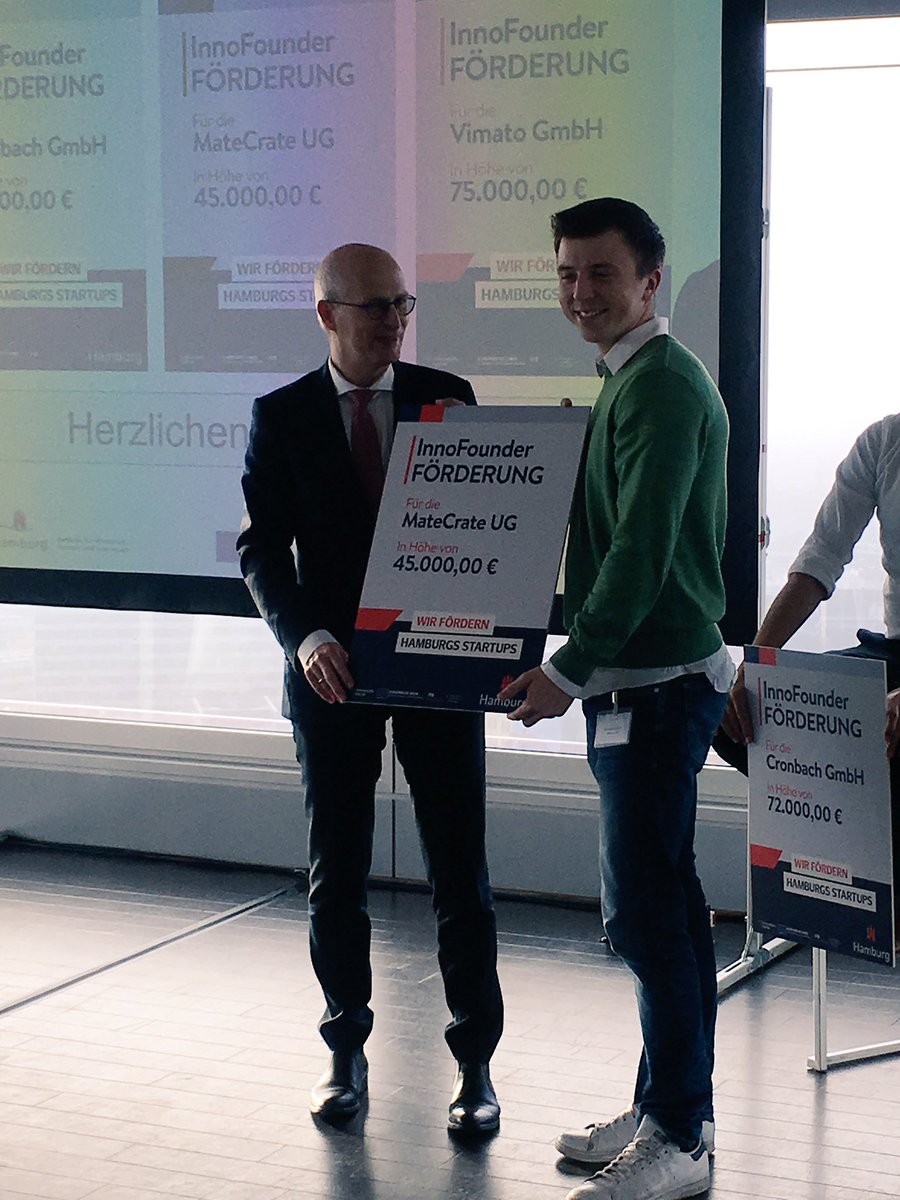 ORedelfs's tweet photo. Hamburgs Bürgermeister @TschenPe stellt das #IFBHH Förderprogramm #InnoFounder im #EmporioPanoramadeck vor. Das #Esport Start-up @MateCrateGG gehört mit #Cronbach und @vimato_io zu den ersten InnoFounder Gründern.  Glückwunsch! https://t.co/Ec6kWJd5eW