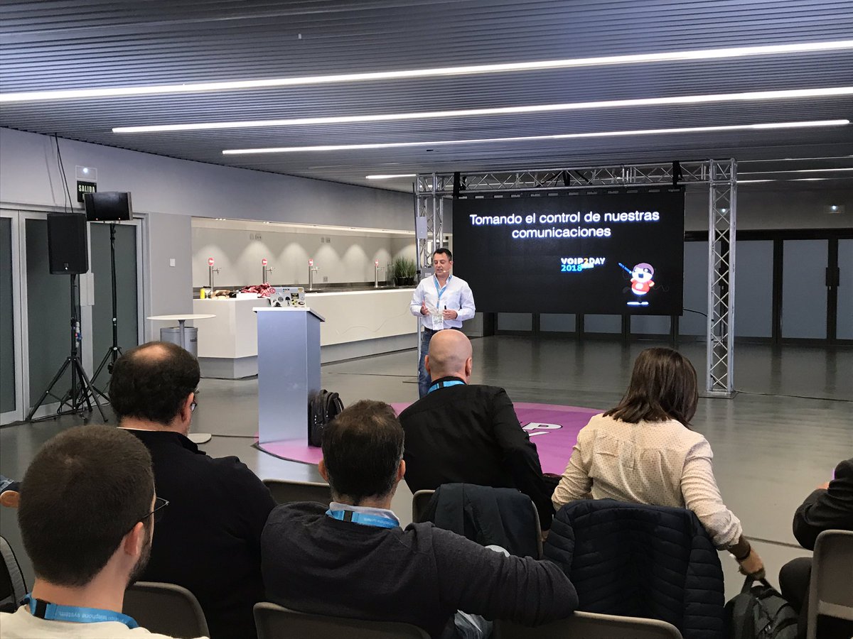 voip2day's tweet photo. Seguimos! @pepeluxx con su proyecto de seguridad y su conferencia “Tomando el control de nuestras comunicaciones” #VOIP2DAY18 #VoIPFreak https://t.co/vXeZqYgvpI
