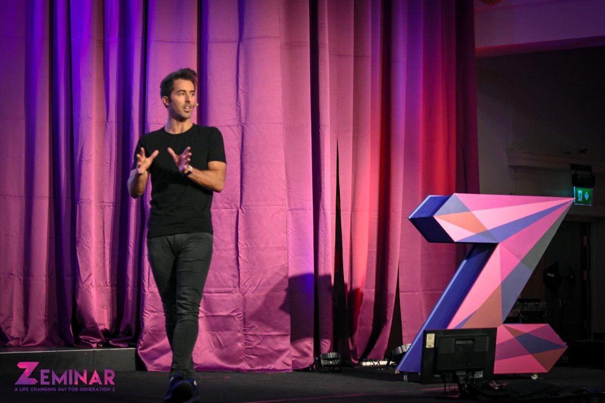 MarkLangtry's tweet image. Really enjoyed speaking to a wonderful crowd on the main stage @zeminarevent with inspirational speakers @ryandarren @kt_clothing_co and @izzy_wheels Day 3 is underway! 💥 
Thanks for the pic @Poshey_Official 
#zeminar2018 #ScienceGuy #ScienceWeek @ExploriumI