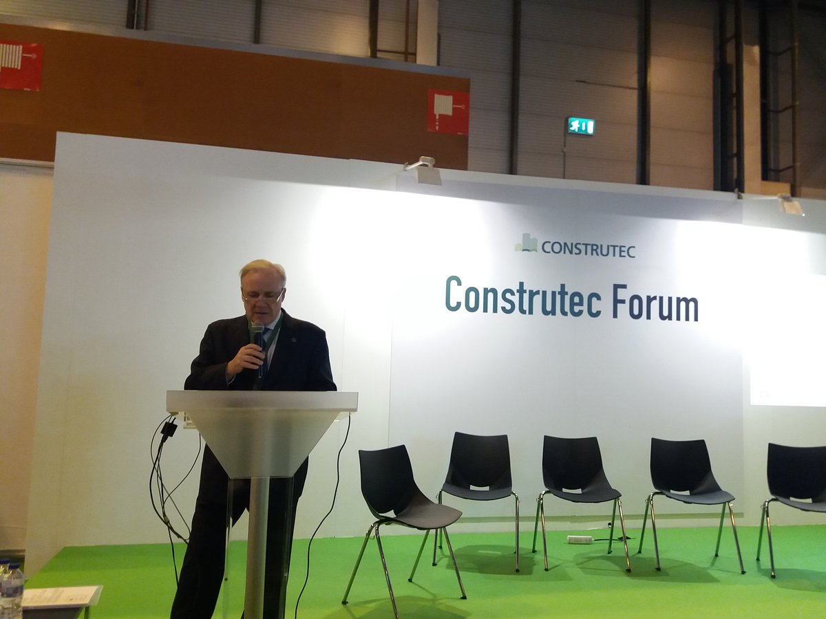 APCEprensa's tweet photo. Comienza la presentación del Libro Blanco de la Edificación en #constructec en el que @APCEprensa ha participado. Presenta el acto Juan Lazcano, presidente de @CncConstruccion https://t.co/V3FiQ9epAM