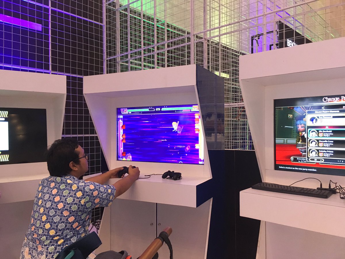 ekraf_ri's tweet photo. Halo gamers! Main yuk di Bekraf Game Prime, Bekraf Festival 2018, Grand City Surabaya.
#AccelerateInclusiveCreativity #BekrafFestival2018 https://t.co/95uwjdDDvx