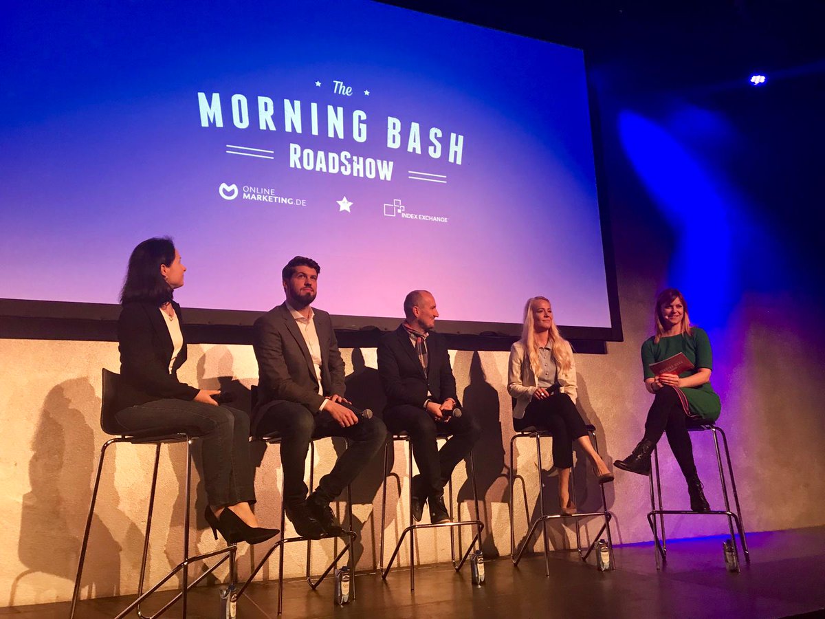 schoesslers's tweet photo. Spannendes Panel zu den 2018 Take Aways und zukünftigen Trends des Programmatic Advertising beim #morningbash von @OnlineMarktn_de - moderiert von Juliane Scherf von @schoesslers. Mit dabei u.a. Marie-Claire Raden, CEO von @tectumedia, Philipp Hebisch von @zattoo uvm. https://t.co/kaE5ndQJxC