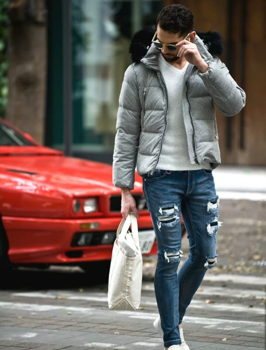 BOBS_KYOTO's tweet photo. 【ZERMATT-MONO】
￥29900+tax
GRAY,BLACK

機能性とデザインを兼ね備えたダウンジャケット☆
象徴的なファスナー使いに取りはずし可能なフード部分とタイトなフィッティング感は機能性とデザインを兼ね備え、美シルエットに仕上げてあります(^^)
 #バッファローボブズ #河原町OPA #ダウンジャケット https://t.co/7uOyEGI2bz