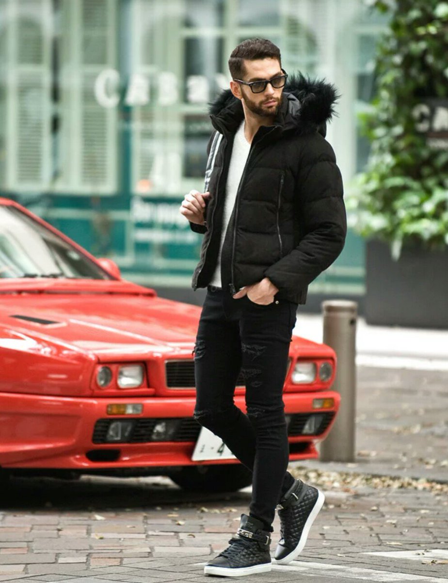 BOBS_KYOTO's tweet photo. 【ZERMATT-MONO】
￥29900+tax
GRAY,BLACK

機能性とデザインを兼ね備えたダウンジャケット☆
象徴的なファスナー使いに取りはずし可能なフード部分とタイトなフィッティング感は機能性とデザインを兼ね備え、美シルエットに仕上げてあります(^^)
 #バッファローボブズ #河原町OPA #ダウンジャケット https://t.co/7uOyEGI2bz