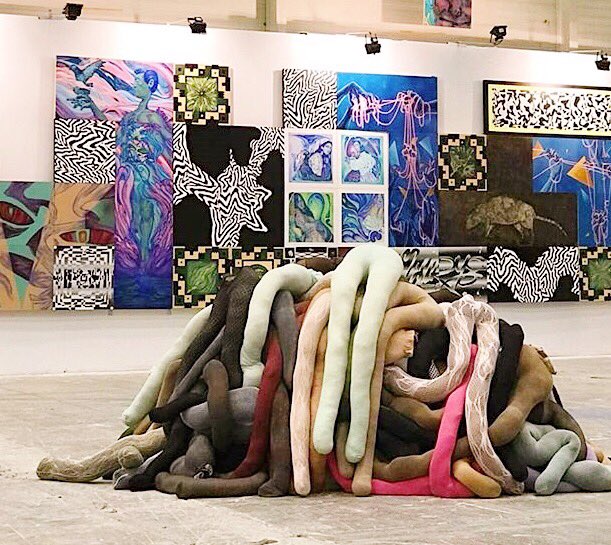 Müphem - 
Külotlu çorap ve tala.