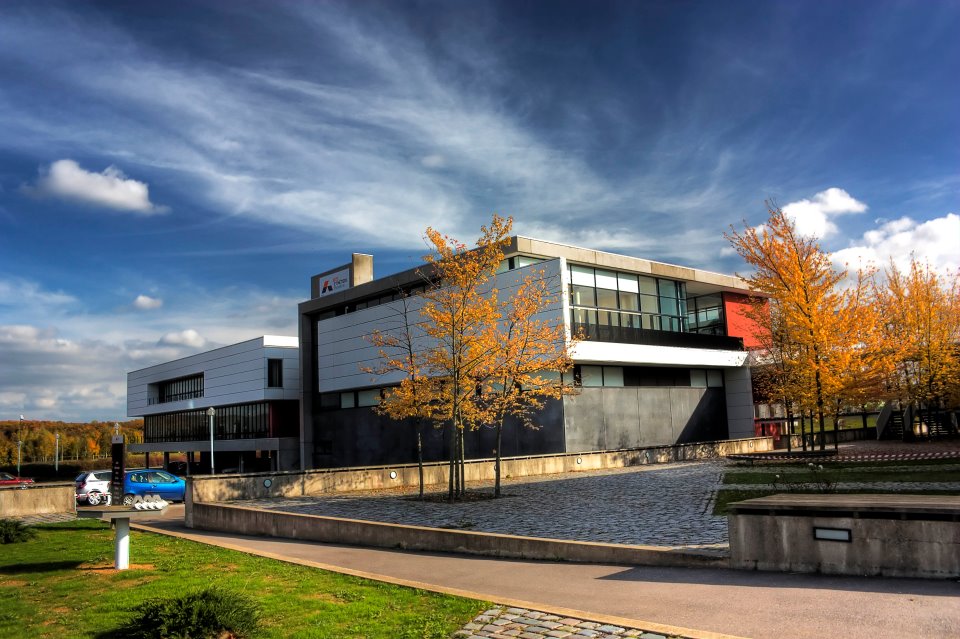 EmilieNaouri's tweet photo. Mardi dernier le campus #ArtsetMétiers de Metz a organisé un café presse en présentant la chaire de recherche industrielle sur les systèmes de prod° / les projets de recherche de l'@Carnot_ARTS et d'#AMValor / Les projets de R&amp;D, notamment au travers de l'OpenLab avec PSA .... https://t.co/WIYmuV1OQC