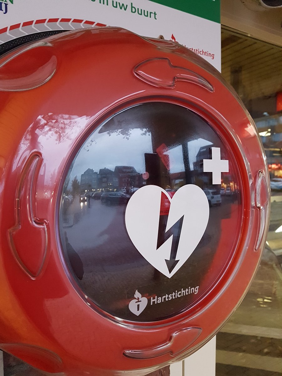 hermansfred's tweet photo. Lege huls....geen AED aanwezig op Wilhelminaplein Best! https://t.co/yLLepiboM8