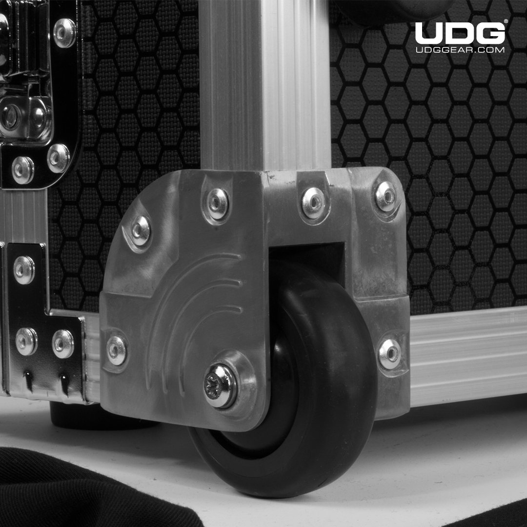 udggearcom's tweet photo. UDG Ultimate Flightcase feature; Built-in corner wheels with high quality in-line skate bearings for convenient transport #UDG #UDGGEAR #Deejay #Producer #DJLIFE #UDGonTheRoad #DJonTour #FlightCase #PioneerDJ #DenonDJ #Roland #NIS8 #NativeInstruments #DIGICase #Serato #RekordBox https://t.co/i66l2SM8RO