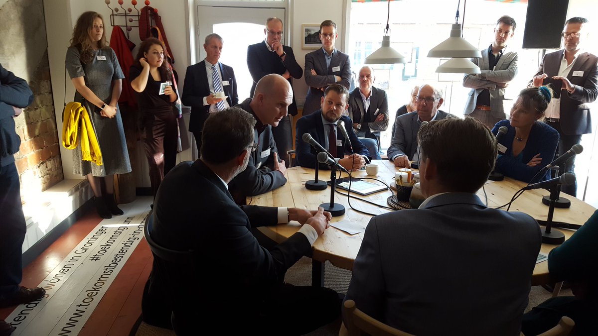 We nemen de rondetafel in gebruik met oa <a href="/cbfkuijpers/">chriskuijpers</a>, <a href="/eelcoeikenaar/">Eelco Eikenaar</a>, @IngeZwerver en Jan Boer van @WelkomGasberaad. Een waardevol en openhartig gesprek over de te zetten stappen in t Groningse. Samen komen we verder! #tenpost #groningen