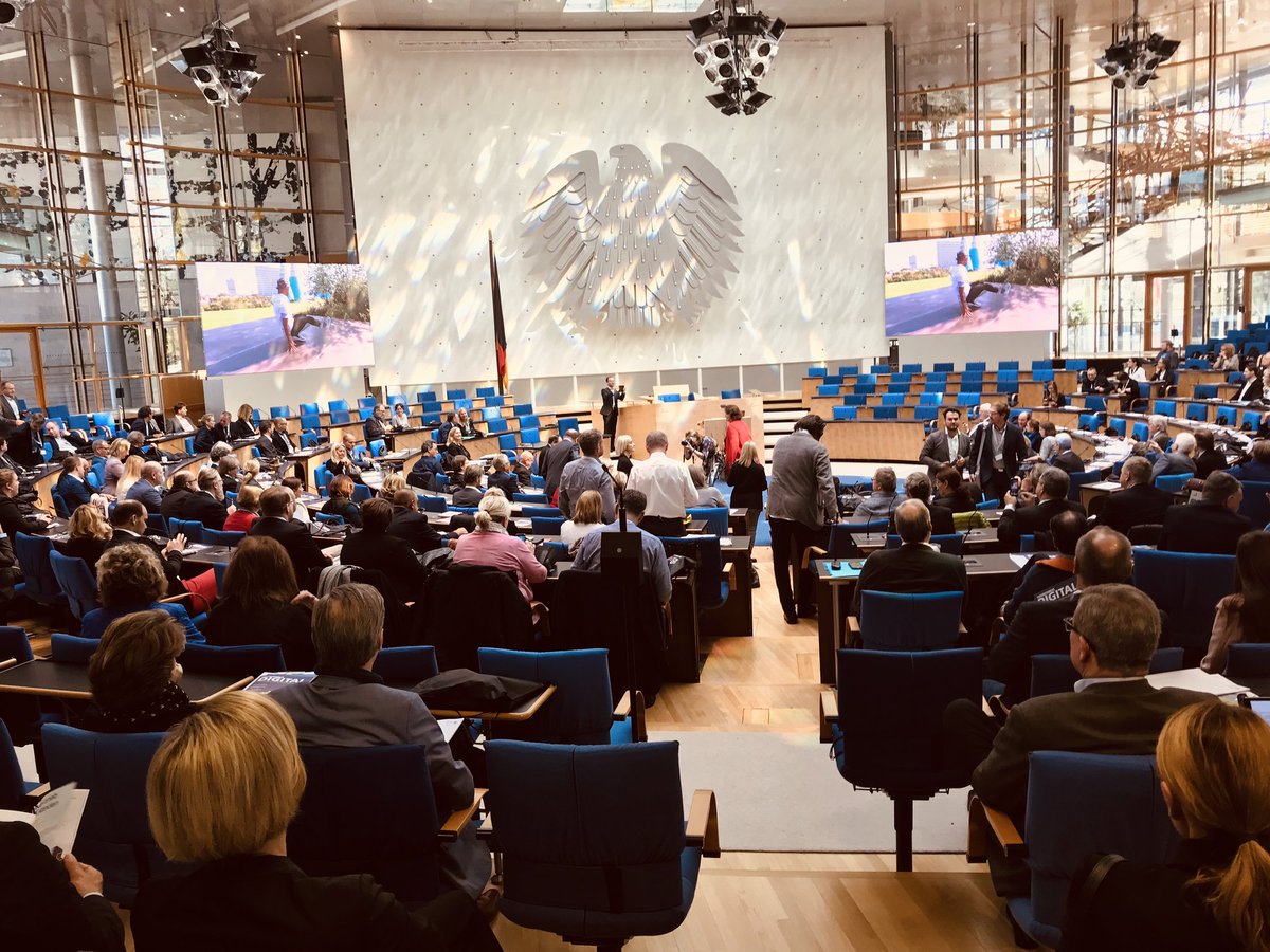PiNCAMP_DE's tweet photo. Unser CEO @uwefrers ist heute in Bonn Teilnehmer bei der Podiumsdiskussion zur Digitalisierung im Tourismus beim Deutschen #Tourismustag !

 #camping #digital #digitalisierung #adac #pincamp #dtv #dtt18 https://t.co/TmNQgu5D7d