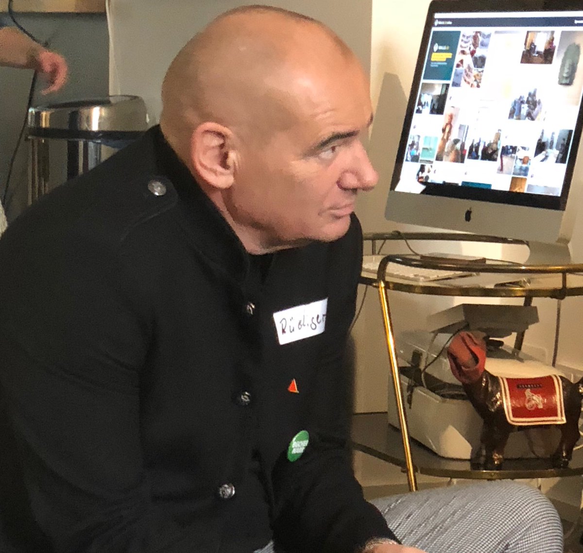 JMuengersdorff's tweet photo. Rüdiger Müngersdorff listening!#werkhaus18 https://t.co/qAWpuhhUGM